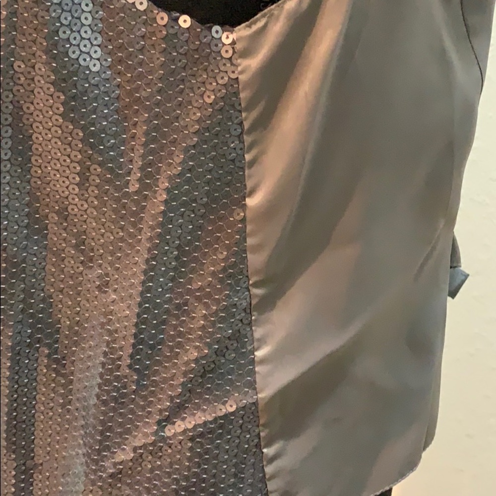 Vest - Picture 6 of 7